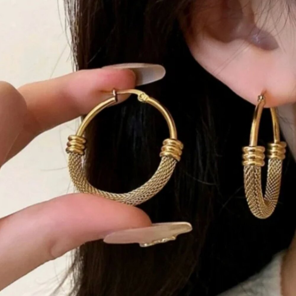 18k Structured Mesh Snapback Mini Hoops - image 1